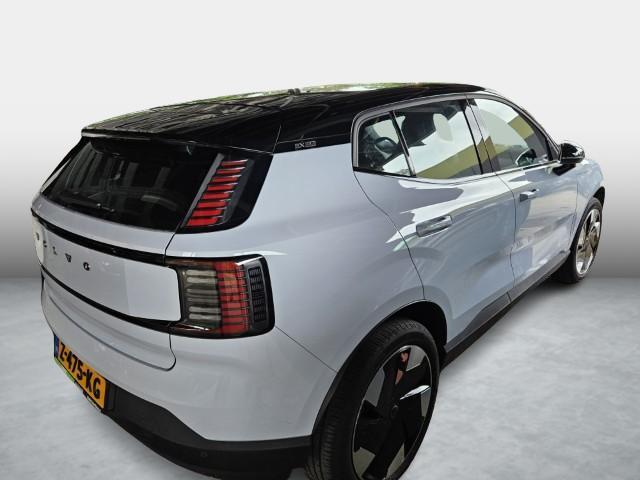 Volvo EX30 Single Motor Extended Range Plus 69 kWh | Climate Pack | Stoel en Stuurverwarming | Keyless Entry | Zwart Dak | Adaptieve Cruise Control | Blis |