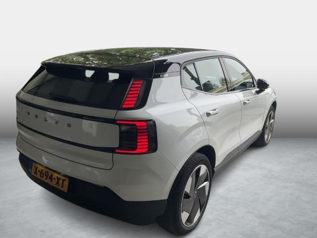 Volvo EX30 Single Motor Extended Range Plus 69 kWh | Stoel en Stuurverwarming | Adaptieve Cruise Control | BLIS | DAB+ | Keyless Entry | Parkeercamera |