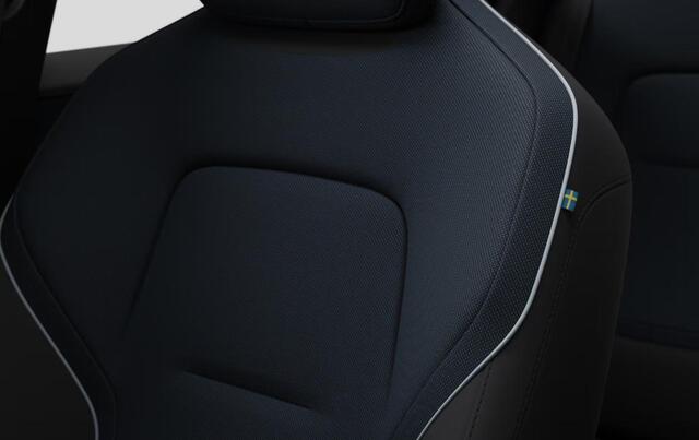 Volvo EX30 Cross Country P5 Long Range Plus Europa 69 kWh | Stoelverwarming | Stuurverwarming | Elektrische Achterklep | Elektr. Voorstoelen | Warmtepomp | Parkeersensoren Voor + Achter | Parkeercamera |