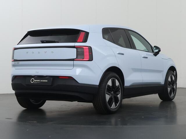 Volvo EX30 Single Motor Extended Range Plus 69 kWh | warmtepomp | Dodehoekdetectie | Achteruitrijcamera | Stoelverwarming | Stuurwielverwarming | Cruise control adaptief |