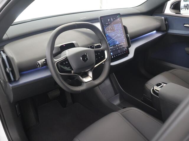 Volvo EX30 Single Motor Extended Range Plus 69 kWh | warmtepomp | Dodehoekdetectie | Achteruitrijcamera | Stoelverwarming | Stuurwielverwarming | Cruise control adaptief |