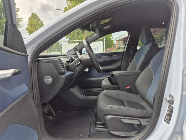 Volvo EX30 Single Motor Extended Range Core 69 kWh Trekhaak/AdaptiveCruise/BLIS etc.