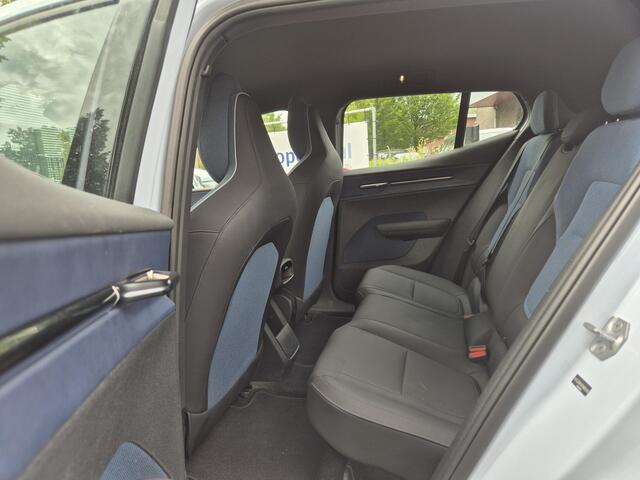 Volvo EX30 Single Motor Extended Range Core 69 kWh Trekhaak/AdaptiveCruise/BLIS etc.