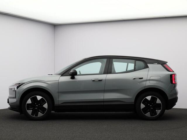 Volvo EX30 Single Motor Plus Automaat / Verwarmde voorstoelen / Verwarmd stuurwiel / Glossy zwart dak / Google Maps Navi