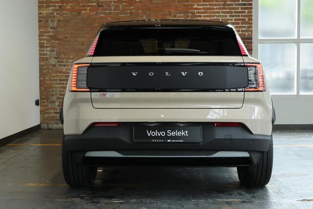Volvo EX30 Cross Country P5 Long Range Plus Europa 69 kWh | Harman Kardon Premium Audio | Electrische bedienbare voorstoelen | Stoelverwarming | Stuurwielverwarming | Parkeercamera | Parkeersensoren voor + achter | Google Infotainment |