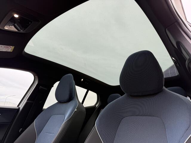 Volvo EX30 Cross Country P8 AWD Ultra 69 kWh