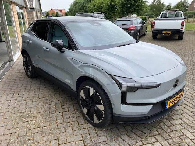 Volvo EX30 Extend. Ultra 69 kWh Pano / Trekhaak
