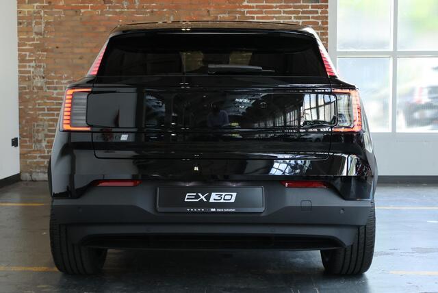 Volvo EX30 P5 Long Range Plus Black Edition Europa 69 kWh | 20" 5-Y-Spaaks Lichtmetalen Wielen | Elektrisch Verstelbare Voorstoelen | Harman Kardon Premium Audio |