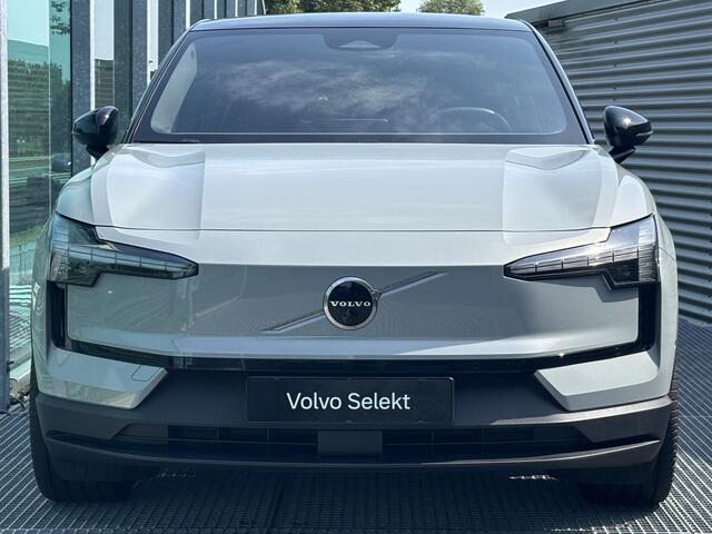 Volvo EX30 Single Motor Extended Range Ultra 69 kWh / Trekhaak / Pano. dak / 360 camera / Elek. verstelbare stoelen / Harman Kardon / 20 inch velgen / BLIS / Elek. bedienbare achterklep /
