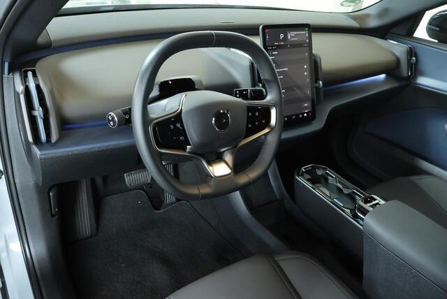 Volvo EX30 Single Motor Extended Range Plus 69 kWh | 98% SOH | Harman Kardon Premium Audio | Keyless Entry | 19" Lichtmetalen Velgen| Zwart Dak | Google Infotainment | Achteruitrijcamera | Parkeersensoren voor + achter |