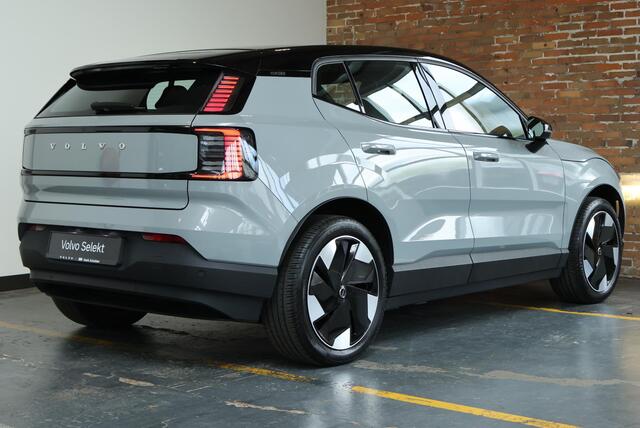 Volvo EX30 Single Motor Extended Range Plus 69 kWh | 98% SOH | Harman Kardon Premium Audio | Keyless Entry | 19" Lichtmetalen Velgen| Zwart Dak | Google Infotainment | Achteruitrijcamera | Parkeersensoren voor + achter |