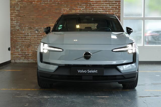 Volvo EX30 Single Motor Extended Range Plus 69 kWh | 98% SOH | Harman Kardon Premium Audio | Keyless Entry | 19" Lichtmetalen Velgen| Zwart Dak | Google Infotainment | Achteruitrijcamera | Parkeersensoren voor + achter |