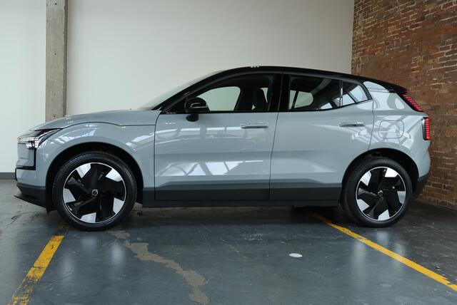 Volvo EX30 Single Motor Extended Range Plus 69 kWh | 98% SOH | Harman Kardon Premium Audio | Keyless Entry | 19" Lichtmetalen Velgen| Zwart Dak | Google Infotainment | Achteruitrijcamera | Parkeersensoren voor + achter |