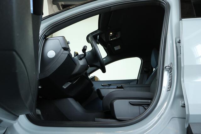 Volvo EX30 Single Motor Extended Range Plus 69 kWh | 98% SOH | Harman Kardon Premium Audio | Keyless Entry | 19" Lichtmetalen Velgen| Zwart Dak | Google Infotainment | Achteruitrijcamera | Parkeersensoren voor + achter |