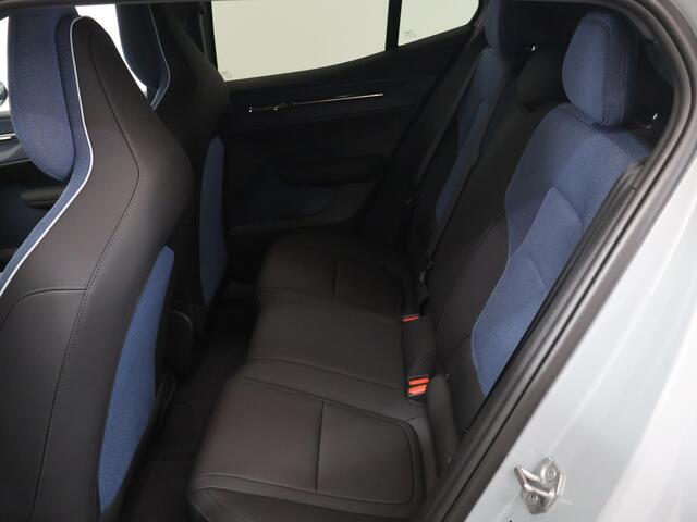 Volvo EX30 P5 Long Range Core 69 kWh | Apple CarPlay/Android Auto | Navigatie | Camera | Stoelverwarming | Cruise Control | Climate Control | LED |