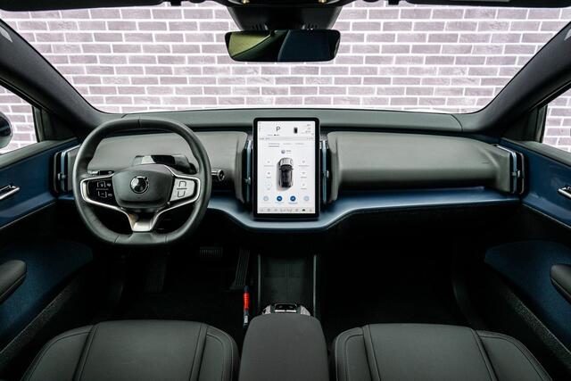 Volvo EX30 Single Motor 51 kWh Plus | Trekhaak | Elektrisch Verstelbare Voorstoelen | Harman Kardon Audio | Stoelverwarming | Achteruitrijcamera | Google Maps Navigatie | Apple Carplay | Android Auto | Elektrische Achterklep