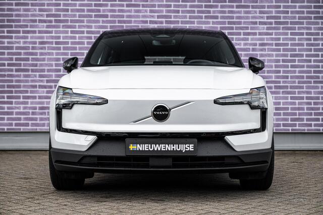 Volvo EX30 Single Motor 51 kWh Plus | Trekhaak | Elektrisch Verstelbare Voorstoelen | Harman Kardon Audio | Stoelverwarming | Achteruitrijcamera | Google Maps Navigatie | Apple Carplay | Android Auto | Elektrische Achterklep