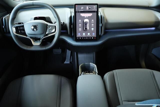 Volvo EX30 P3 Plus Europa 51 kWh | Elektrische bedienbare voorstoelen | Stoelverwarming | Stuurwielverwarming | Harman Kardon Premium Audio | Adaptive Cruise Control | BLIS | Parkeercamera | Google Infotainment | Parkeersensoren voor en achter
