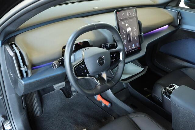 Volvo EX30 Single Motor Extended Range Plus 69 kWh | Elektrisch verstelbare en verwarmbare voorstoelen | Adaptieve cruise control | Keyless | Warmtepomp | Verwarmbaar stuurwiel | Google Infotainment | Parkeercamera | Parkeersensoren voor + achter