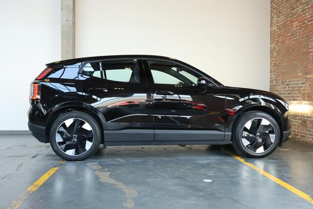 Volvo EX30 Single Motor Extended Range Plus 69 kWh | Elektrisch verstelbare en verwarmbare voorstoelen | Adaptieve cruise control | Keyless | Warmtepomp | Verwarmbaar stuurwiel | Google Infotainment | Parkeercamera | Parkeersensoren voor + achter