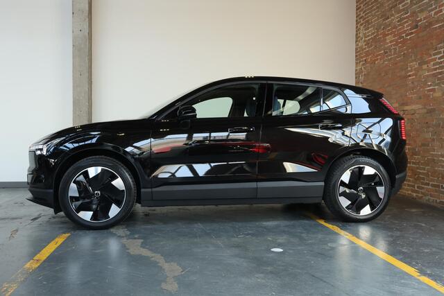Volvo EX30 Single Motor Extended Range Plus 69 kWh | Elektrisch verstelbare en verwarmbare voorstoelen | Adaptieve cruise control | Keyless | Warmtepomp | Verwarmbaar stuurwiel | Google Infotainment | Parkeercamera | Parkeersensoren voor + achter