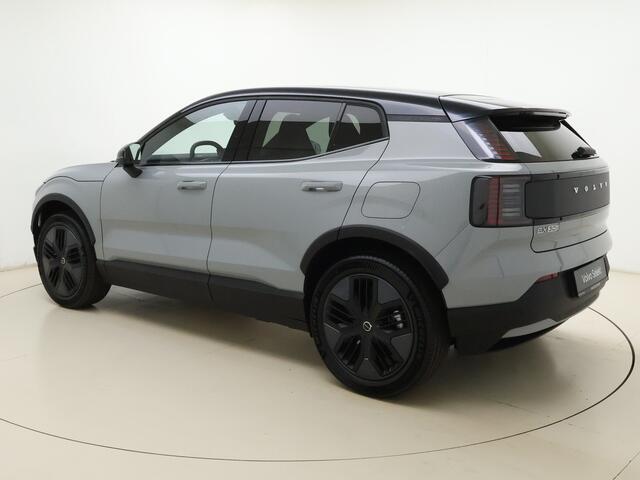 Volvo EX30 Cross Country P5 Long Range Plus Europa 69 kWh / Direct leverbaar / Elektrische stoelen / Getint glas / Stoel&stuurverwarming.