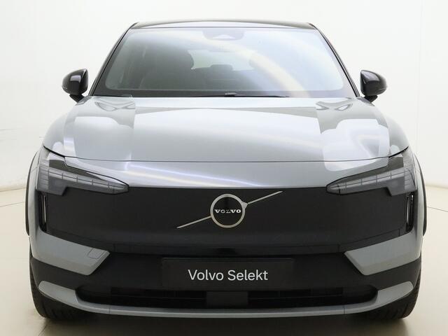 Volvo EX30 Cross Country P5 Long Range Plus Europa 69 kWh / Direct leverbaar / Elektrische stoelen / Getint glas / Stoel&stuurverwarming.