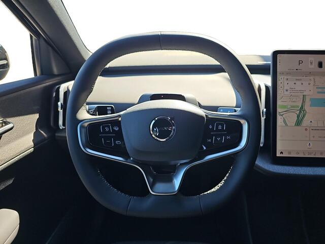 Volvo EX30 P5 Long Range Plus Black Edition Europa 69 kWh | Stuur- Stoelverwarming | Keyless Entry | Adaptive Cruise Control | Elektr. verstelbare voorstoelen |