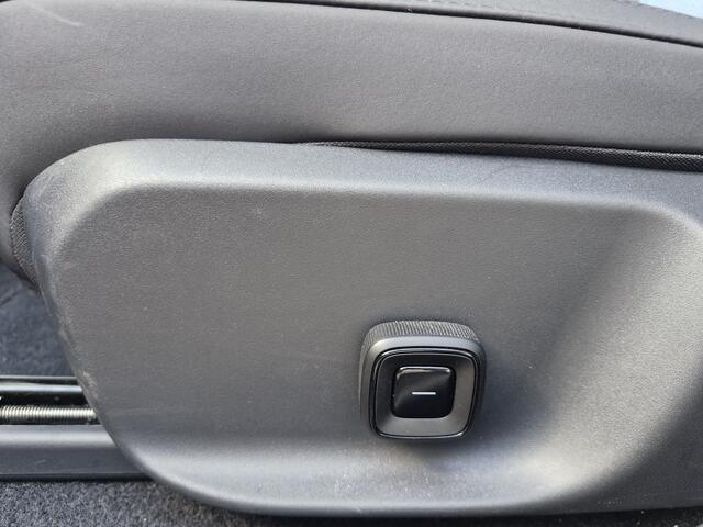 Volvo EX30 Single Motor Extended Range Plus 69 kWh | Warmte pomp | Stoelen en stuur verwarmd | camera achter | Electrische achterklep | Harman en Kardon | Elektrische stoelen