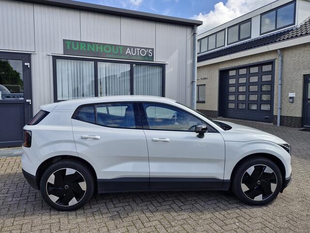 Volvo EX30 Single Motor Extended Range Plus 69 kWh | Warmte pomp | Stoelen en stuur verwarmd | camera achter | Electrische achterklep | Harman en Kardon | Elektrische stoelen