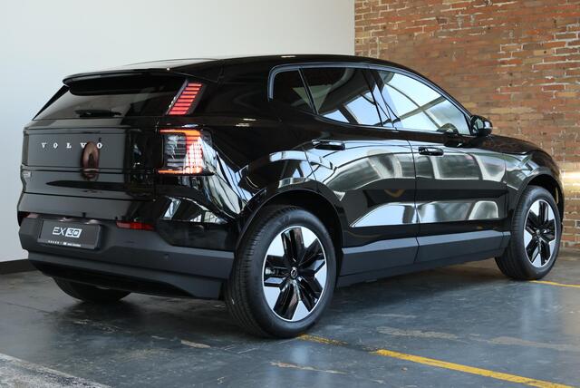 Volvo EX30 P5 Long Range Plus Europa 69 kWh | Elektrisch Verstelbare Voorstoelen | Stoel/Stuurverwarming | Phone As Key | Harman Kardon Premium Audio | Extra Getint Glas | Google Infotainment | Achteruitrijcamera |
