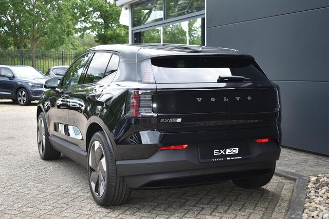 Volvo EX30 P5 Long Range Plus Europa 69 kWh | DEMO DEAL! | Harman Kardon Soundbar | Google Navigatie | Elektrische voorstoelen | BLIS | Adaptieve Cruise control | Stoel-/Stuurwielverwarming | Parkeer Camera | Warmtepomp | Volvo on Call | Keyless |