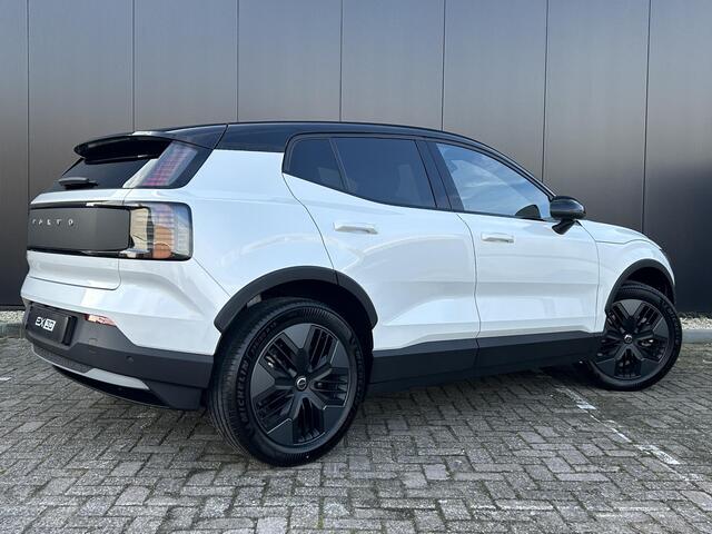 Volvo EX30 Cross Country P5 Long Range Plus Europa 69 kWh Elektrische stoelverstelling / Harman Kardon Audio / Elektr.bed. achterklep / parkeercamera achter