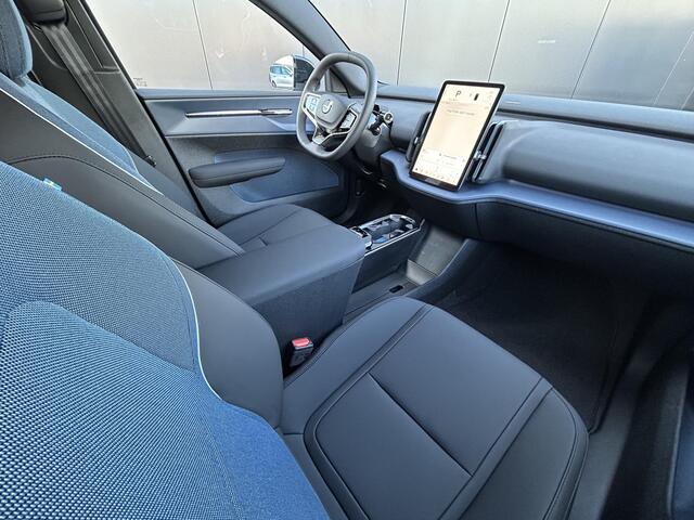 Volvo EX30 Cross Country P5 Long Range Plus Europa 69 kWh Elektrische stoelverstelling / Harman Kardon Audio / Elektr.bed. achterklep / parkeercamera achter