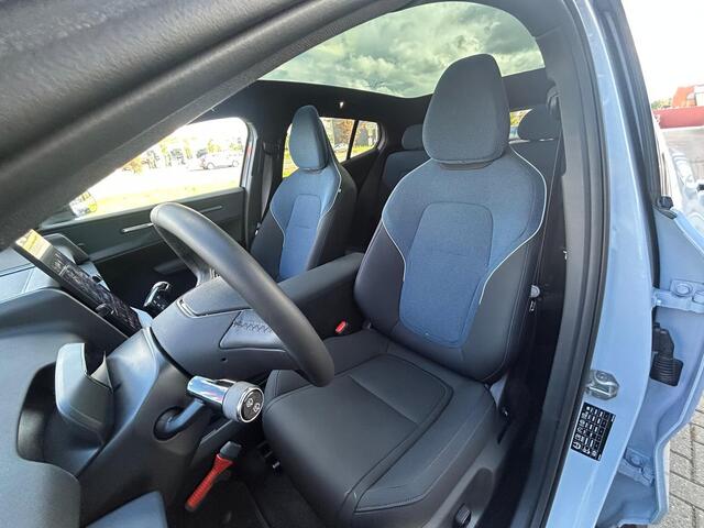 Volvo EX30 Cross Country Twin Motor Performance Ultra 69 kWh NAP|BTW|PANO|ACC|360|Elec. stoelen