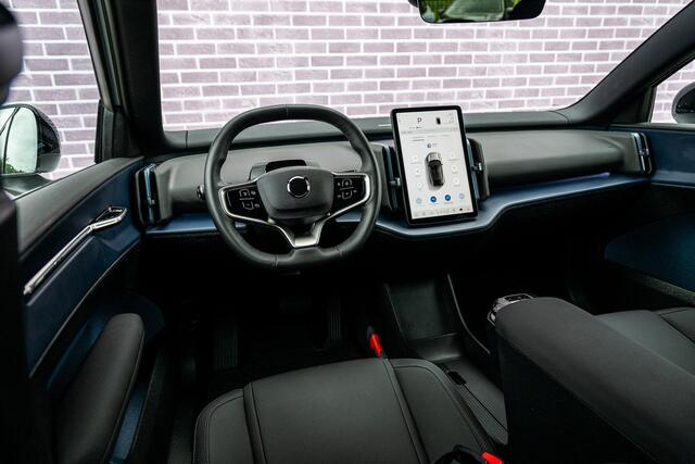 Volvo EX30 Single Motor Extended Range Plus 69 kWh | SOH 95% | Stoel en Stuurverwarming | Adaptieve Cruise Control | BLIS | DAB+ | Keyless Entry | Parkeercamera |