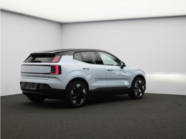 Volvo EX30 Single Motor Extended Range Plus 69 kWh / Stoel+Stuurverwarming / Getint Glas / Harman Kardon / Adaptive Cruise / BLIS / Keyless /