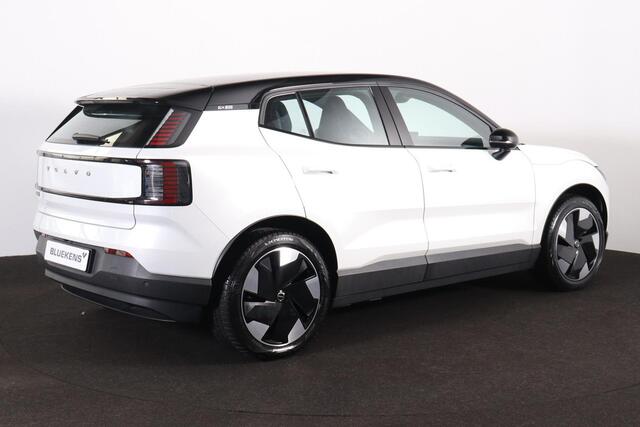 Volvo EX30 Extended Range Plus 69 kWh - Adaptive Cruise Control - Climate Pack - Harman/Kardon audio - Parkeercamera achter - Parkeersensoren voor & achter - 19' LMV