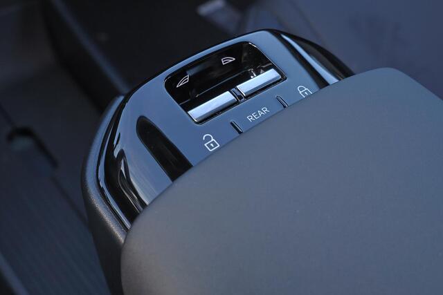 Volvo EX30 Extended Range Plus 69 kWh - Adaptive Cruise Control - Climate Pack - Harman/Kardon audio - Parkeercamera achter - Parkeersensoren voor & achter - 19' LMV