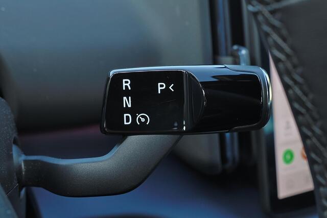 Volvo EX30 Extended Range Plus 69 kWh - Adaptive Cruise Control - Climate Pack - Harman/Kardon audio - Parkeercamera achter - Parkeersensoren voor & achter - 19' LMV