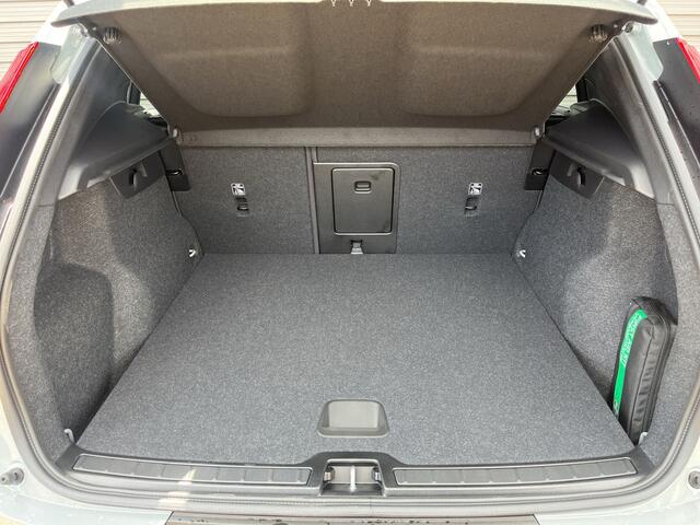 Volvo EX40 Single Motor Extended Range Business Ed. 82 kWh / Fiscale waarde 51.8252 / Adaptieve cruise control / 360 camera / Nieuw uit voorraad /