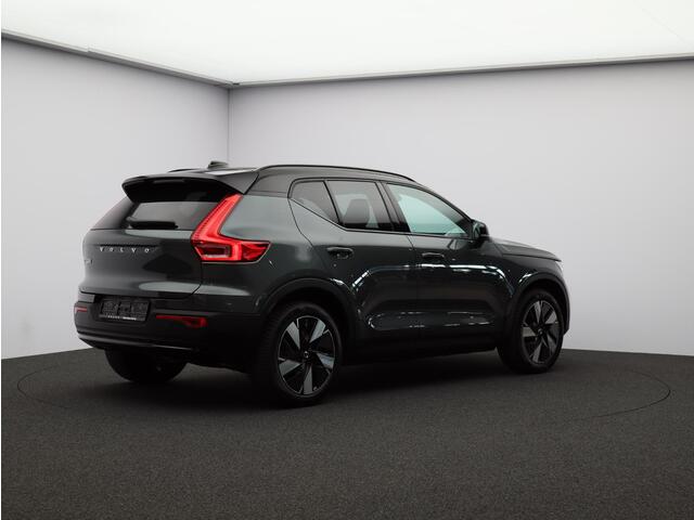 Volvo EX40 Single Motor Extended Range Plus 82 kWh / Stoel en stuurverwarming / Parkeercamera achter / BLIS / Pilot Assist / All Season banden / Extra getint glas achter /