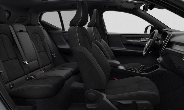 Volvo EX40 252PK Single Motor Extended Range 82 kWh Plus / Lounge Pakket / Extra getint glas / 360 Camera / 20'' velgen / Panoramadak / Zwart dak