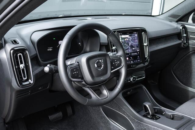 Volvo EX40 Single Motor Extended Range Plus 82 kWh | Google Navigatie | All Season banden | Apple Carplay | Parkeersensoren en camera | BLIS | Adaptive Cruise Control |