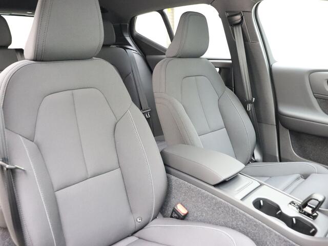 Volvo EX40 Extended Range Business Edition / Voorraadkorting ¤ 4800,- / Adapt. Cruise / BLIS / 360 Camera / Stoel + Stuurw. verwarming / getint glas / 19'' Velgen /