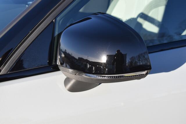 Volvo EX40 Twin Motor Performance 442 PK Plus 82 kWh Trekhaak | ACC | Blis | Stoel &Stuur verwarming | Elektr. stoel | Camera | Leder |