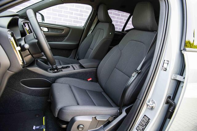 Volvo EX40 Single Motor Extended Range Business Ed. 82 kWh | Google | Long Range | Adaptieve Cruise | Dodehoekdetectie | Camera | Harman Kardon Audio | BLIS | Getint Glas | All Season Banden | 20" LM