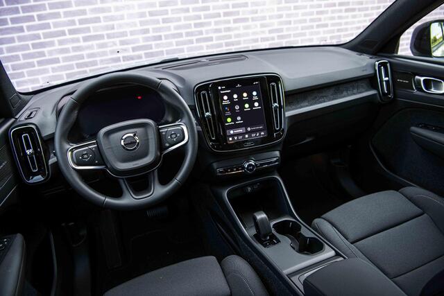 Volvo EX40 Single Motor Extended Range Business Ed. 82 kWh | Google | Long Range | Adaptieve Cruise | Dodehoekdetectie | Camera | Harman Kardon Audio | BLIS | Getint Glas | All Season Banden | 20" LM