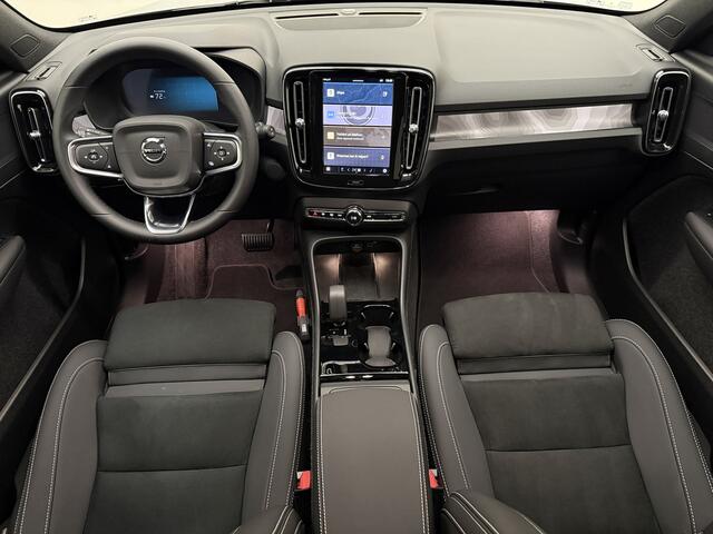 Volvo EX40 Extended Range Plus 82 kWh / Nubuck bekleding / 360 graden camera / Trekhaak / Keyles entry / BLIS / Stoel/- en stuurverwarming /