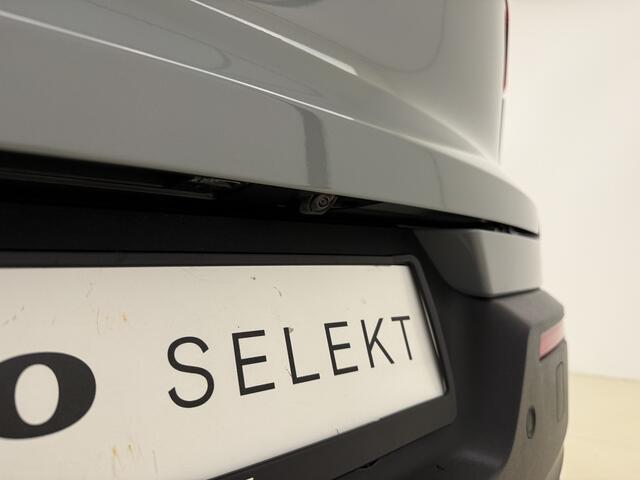 Volvo EX40 Extended Range Plus 82 kWh / Nubuck bekleding / 360 graden camera / Trekhaak / Keyles entry / BLIS / Stoel/- en stuurverwarming /
